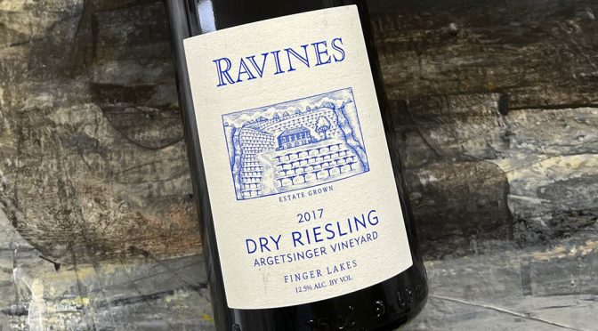 2017 Ravines Wine Cellars, Dry Riesling Argetsinger Vineyards, New York, USA