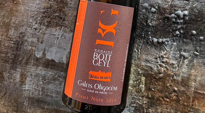 2017 Domaine Bott Geyl, Pinot Noir Les Galets Oligocène, Alsace, Frankrig